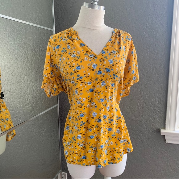 Sunny yellow floral short sleeved top - Picture 1 of 2
